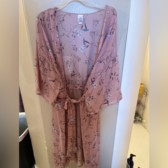 Floral and bird duster - Picture 1 of 1